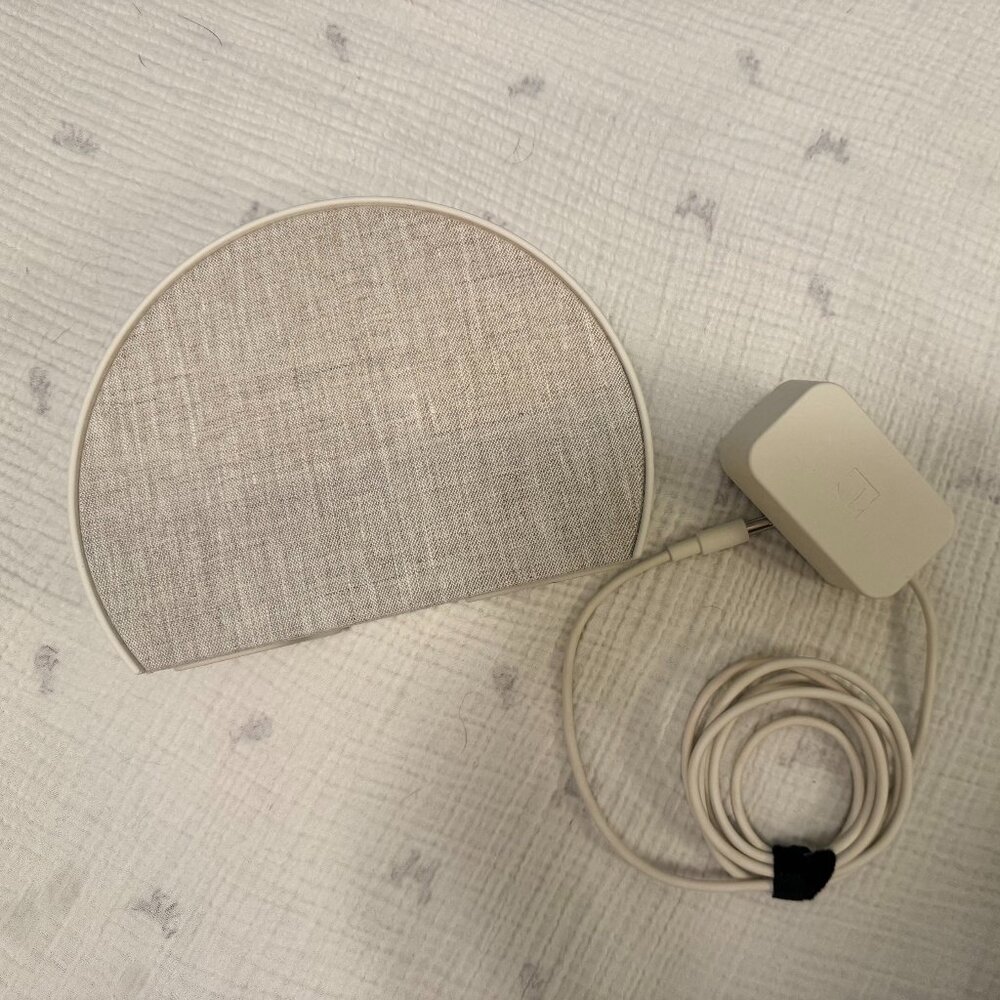 Hatch Sound Machine and Night Light in Light Gray/Beige